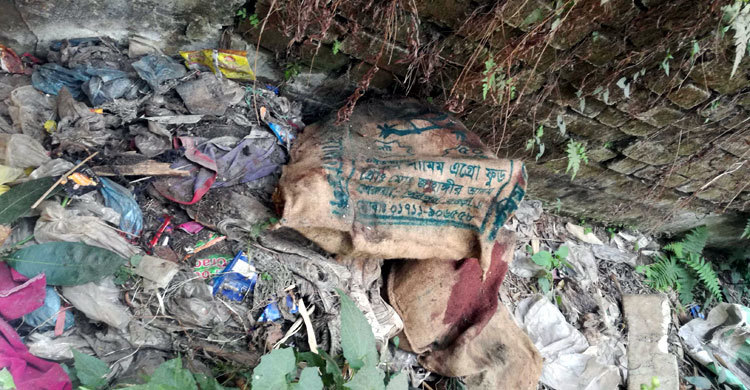 বস্তায় যুবকের ৬ টুকরা মরদেহ, স্ত্রী আটক