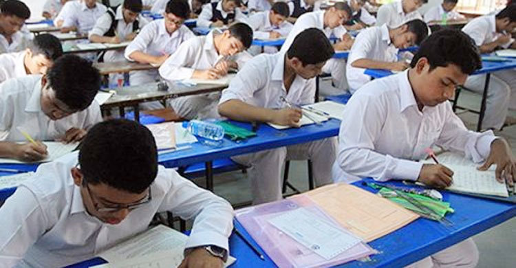 এসএসসির খাতা বহিরাগত নারীর হাতে