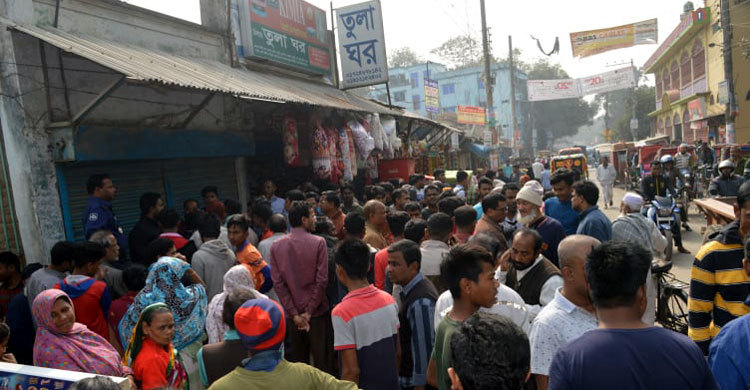 সেলুনের সাটার তুলে পাওয়া গেল নাপিতের লাশ