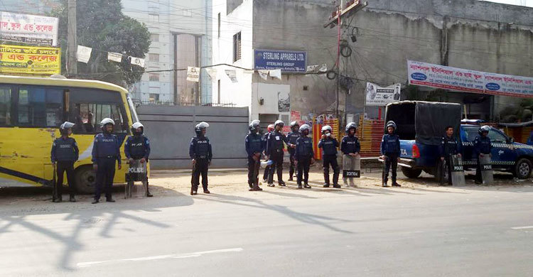 Garment workers join work at Ashulia