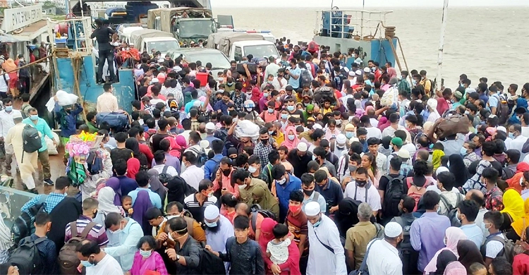 শিমুলিয়াঘাটে আজও ভিড়, নানা অজুহাতে পদ্মা পার হচ্ছে মানুষ | ২৯ জুলাই ২০২১