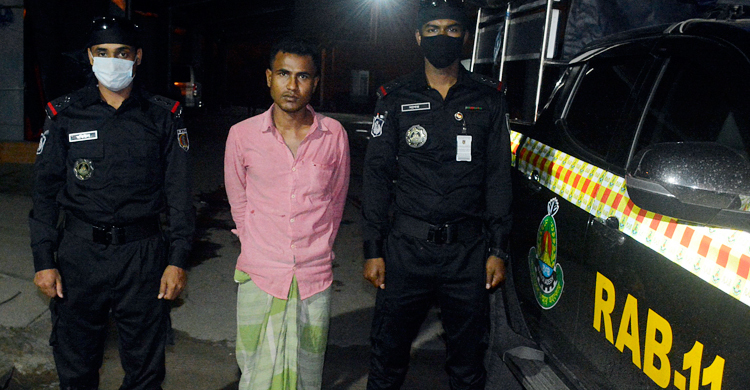 যুবকের পেট থেকে বের করা হলো ১ হাজার ইয়াবা