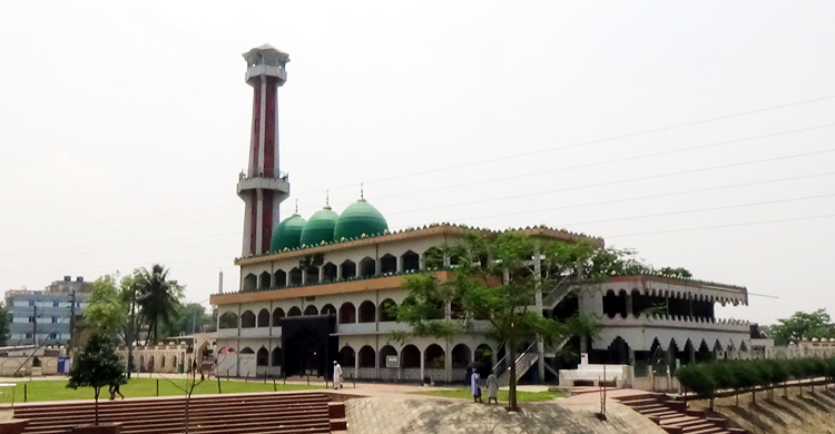 সব ধর্মের মানুষের কাছে পবিত্র স্থান পাগলা মসজিদ