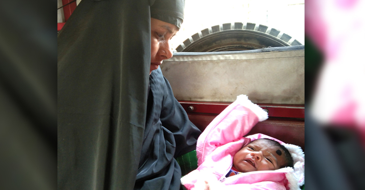 করোনাকালে বিয়ে, ১৪ দিনের সন্তান রেখে পরীক্ষায় বসলো কিশোরী