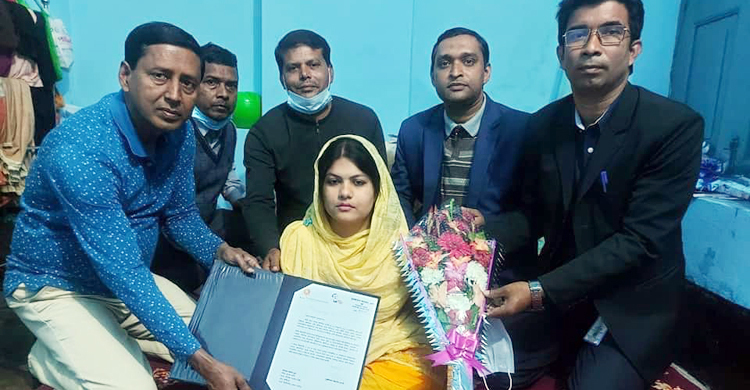 এবার তামান্নাকে অভিনন্দনপত্র পাঠালেন সমাজকল্যাণমন্ত্রী