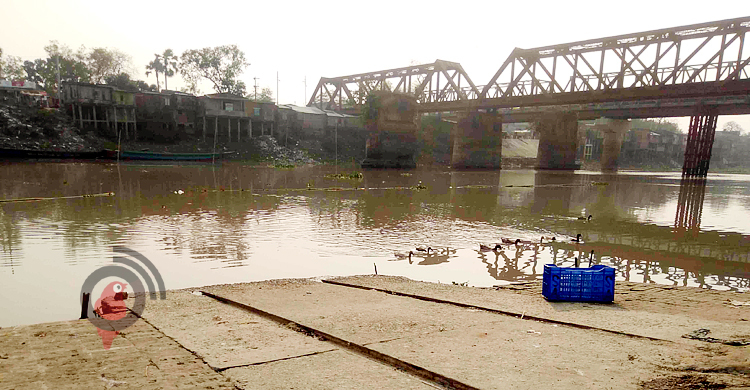 আহসানগঞ্জে পুরোনো রেললাইনে নষ্ট হচ্ছে কোটি টাকার সম্পদ