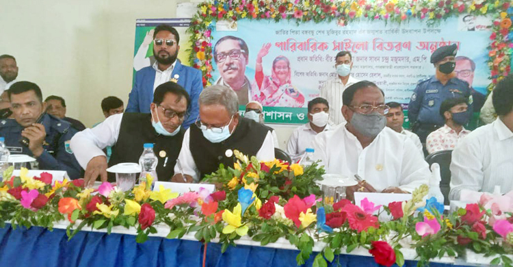 খালেদা জিয়াকে বাড়িতে রেখে চিকিৎসা দেওয়া হয়েছে: খাদ্যমন্ত্রী