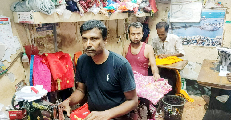 ঘুম নেই দর্জিপাড়ার শ্রমিকদের