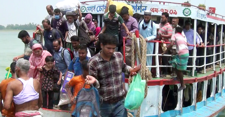 অতিরিক্ত যাত্রী বহনে বাংলাবাজারঘাটে দুটি লঞ্চকে জরিমানা