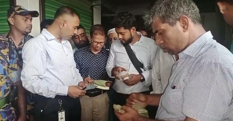 গাজীপুরে গুদামে মিললো ২০৫৮ লিটার সয়াবিন তেল