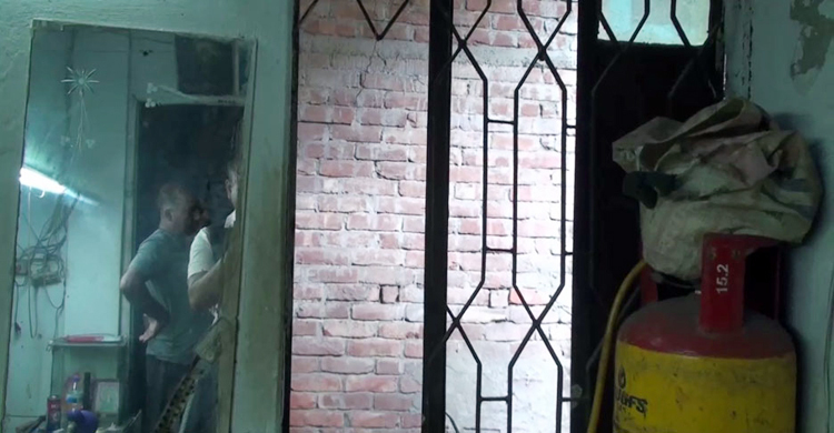 গোপালগঞ্জে গ্রিল কেটে দোকানের ২০০ ভরি স্বর্ণালঙ্কার লুট