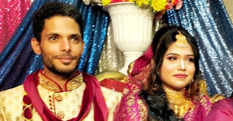 এবার প্রেমের টানে দিনাজপুরে অস্ট্রিয়ান যুবক