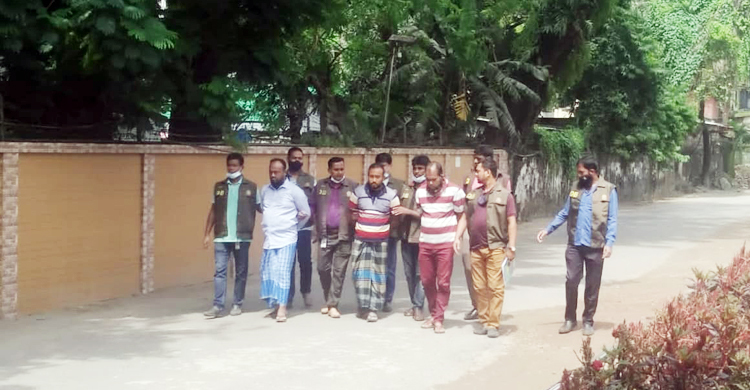 অস্ত্র-গুলিসহ আন্তঃজেলা ডাকাত দলের ৩ সদস্য গ্রেফতার