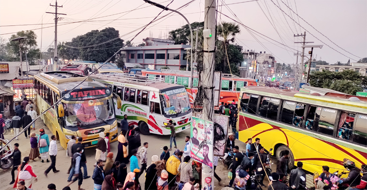 কুয়াকাটায় ১ কিমি যানজট, ভোগান্তিতে পর্যটকরা