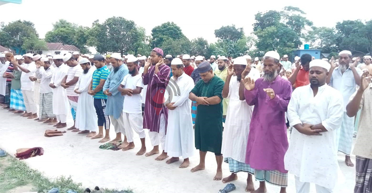 ময়মনসিংহে বৃষ্টির জন্য ইস্তিস্কার নামাজ আদায়