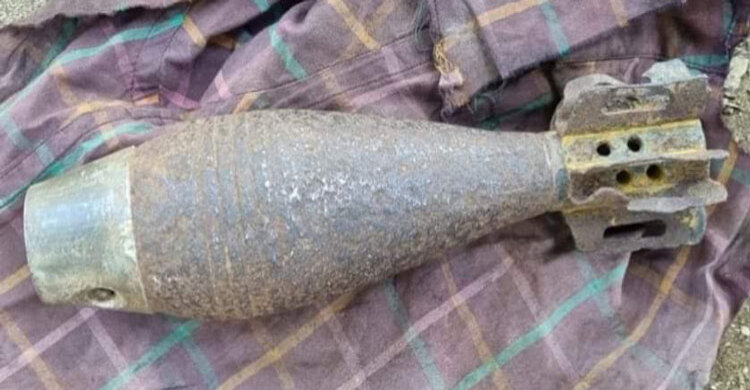 নেত্রকোনায় পুকুর খননে পাওয়া গেল মর্টারশেল