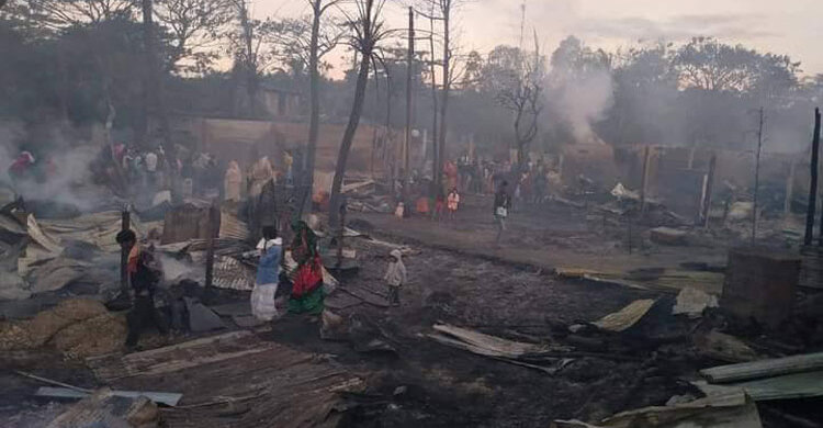 কুতুবদিয়ায় আগুনে পুড়লো ১৯ দোকান, ২৩ বসতঘর