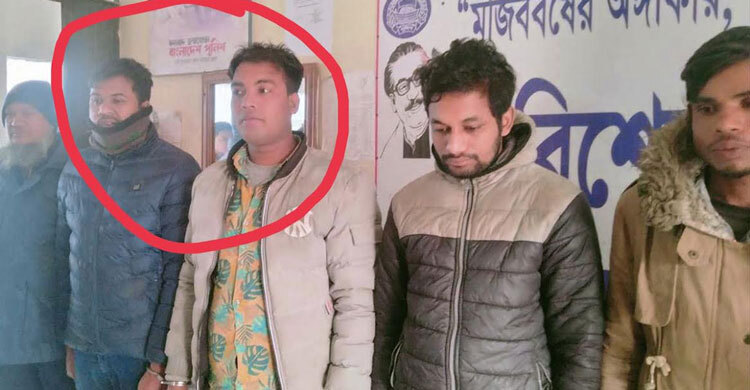 ৭৭ বোতল ফেনসিডিলসহ দুই কনস্টেবল গ্রেফতার!