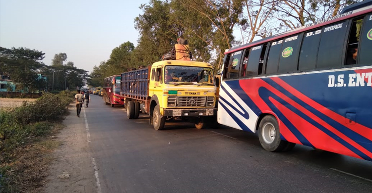 হাইওয়ে পুলিশকে গণপিটুনি, সিলেট-ঢাকা মহাসড়ক অবরোধ
