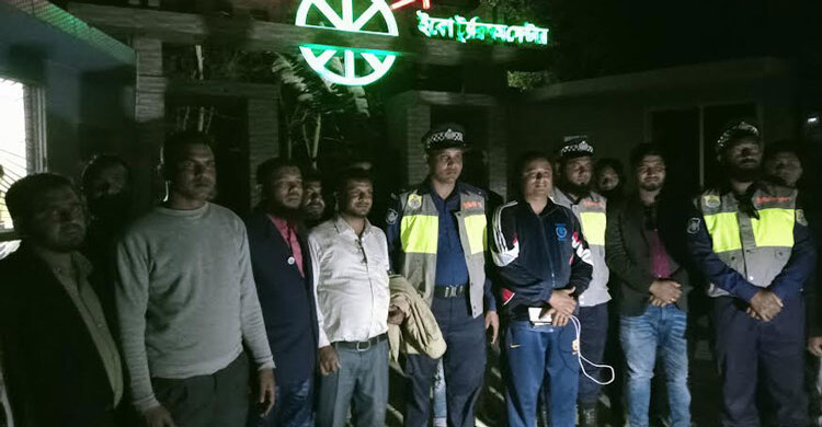 সুন্দরবনের গহীনে পথ হারানো ১০ পর্যটক উদ্ধার