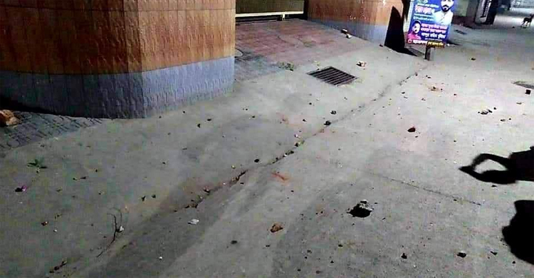 ইশরাকের বাসায় হামলার অভিযোগ