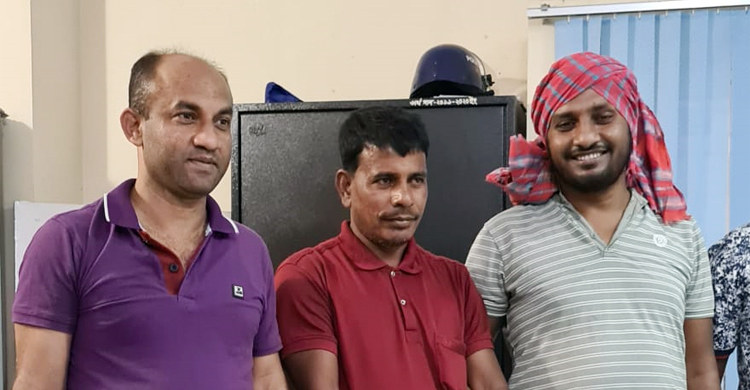 কৃষক সেজে আসামির সঙ্গে ক্ষেতে কাজ করলো পুলিশ, পরে গ্রেফতার