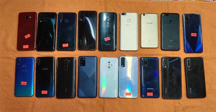 কক্সবাজারে ১৮ চোরাই মোবাইলসহ যুবক গ্রেফতার