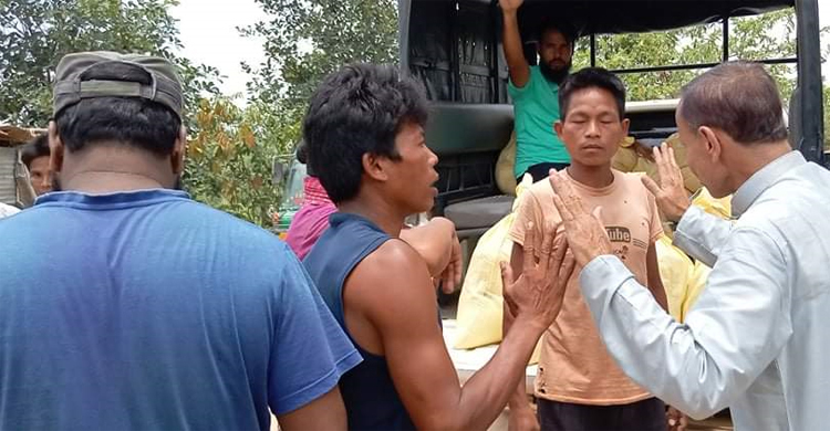 বান্দরবানে খাদ্য সহায়তা ফিরিয়ে দিলো তিন পাড়াবাসী