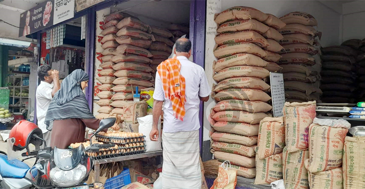 কুষ্টিয়ায় এক লাফে কেজিতে ৪ টাকা বাড়লো চালের দাম