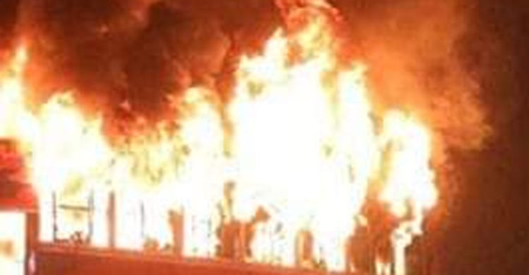 বংশালে চলন্ত বাসে আগুন