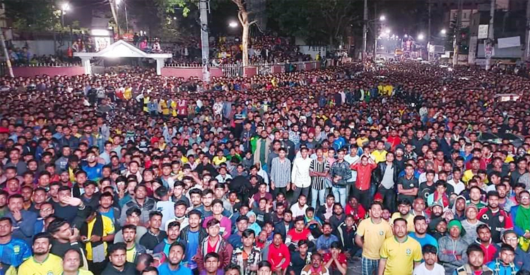 ফেনীতে বড় পর্দায় ব্রাজিলের খেলা দেখলেন ৩০ হাজার ভক্ত