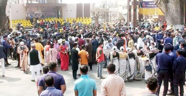 ভাষার টানে শূন্যরেখায় দুই বাংলার মানুষের মিলনমেলা