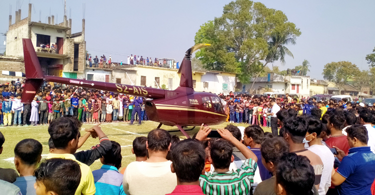 হেলিকপ্টারে সালিশে এসে জনরোষে আসক কর্মকর্তারা