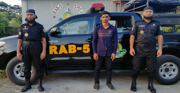 ২১ কেজি গাঁজাসহ র‌্যাবের হাতে যুবক আটক
