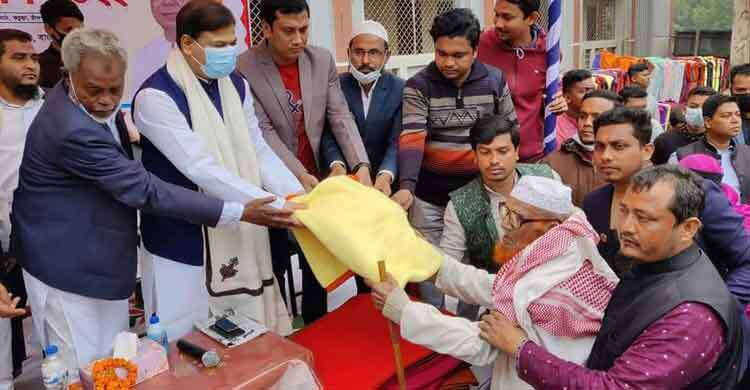 কচুয়ায় আ’লীগ নেতা সেলিমের ১১ হাজার কম্বল বিতরণ