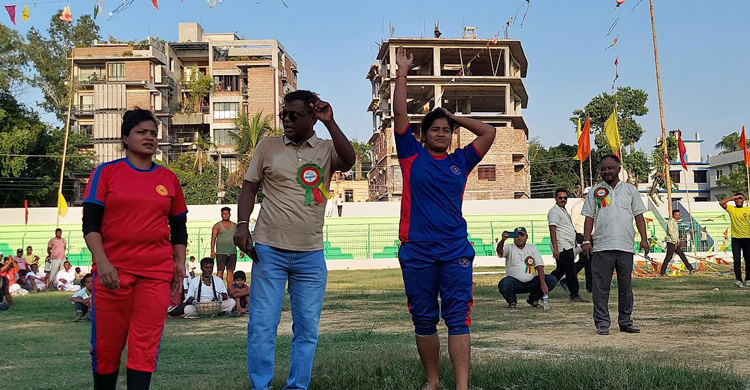 ডিসির বলী খেলা: পুরুষ ফাইনালে কলহ, জমিয়েছেন নারী বলীরা