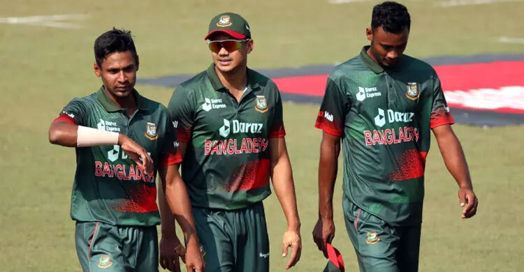 ‘আমরা পেস বোলাররা একসাথে ভাই হিসেবে থাকতে চাই’