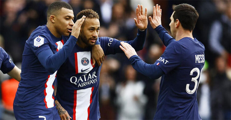 মেসির শেষ মুহূর্তের গোলে জয়ে ফিরলো পিএসজি