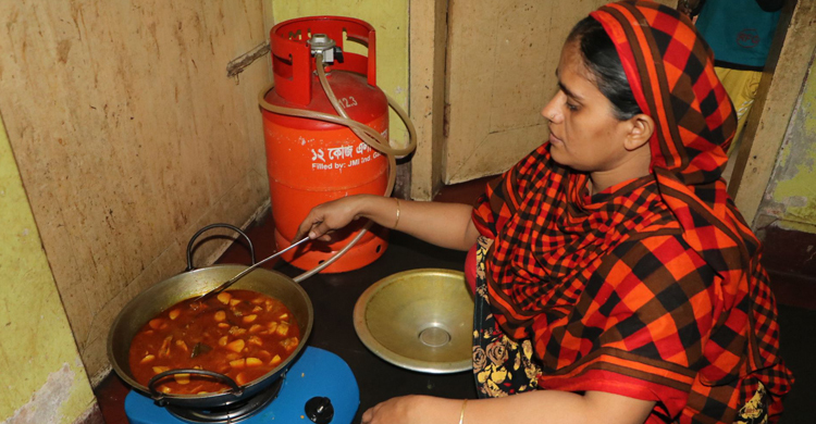 নারায়ণগঞ্জে তীব্র গ্যাস সংকট