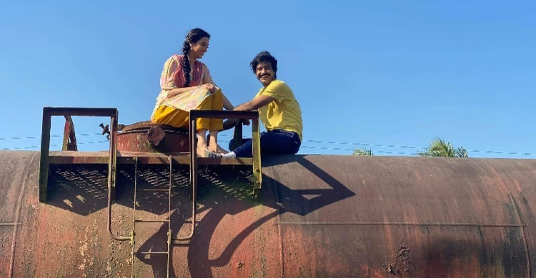 ‘দামাল’ ছবির প্রথম গানে দেখা দিলেন রাজ-মিম