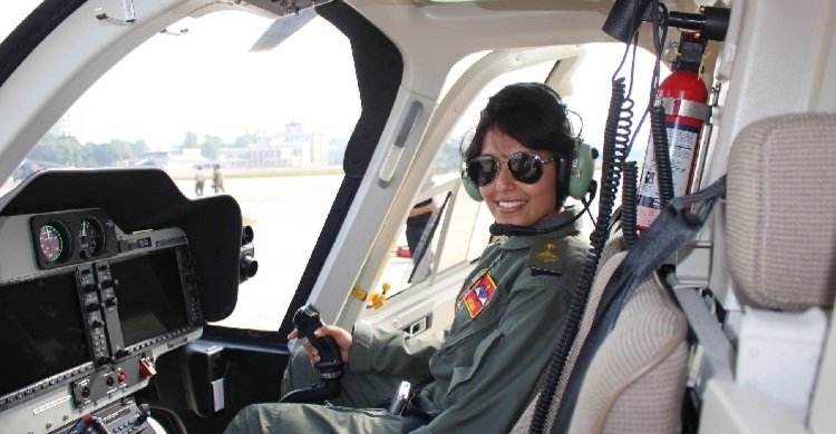 ‘নারী পুলিশ সদস্য হয়েও সফল পাইলট হওয়ার চ্যালেঞ্জ নিতে পেরেছি’