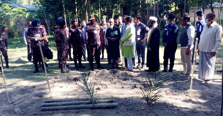 নিহত বিজিবি সদস্যের বাড়িতে মহাপরিচালক | ০১ ডিসেম্বর ২০২১