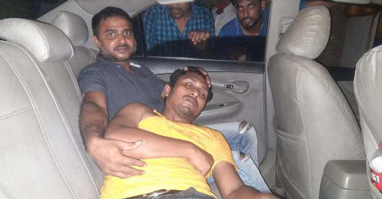 নারায়ণগঞ্জে ছাত্রদল-যুবলীগ সংঘর্ষ, আহত ১০