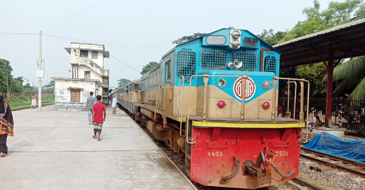 ভৈরবে বগি লাইনচ্যুত, তদন্তে ৪ সদস্যের কমিটি