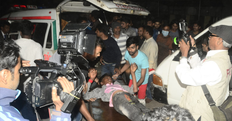 কাশিয়ানিতে স্কুলের পিকনিক বাস উল্টে নিহত ২, আহত ৪০