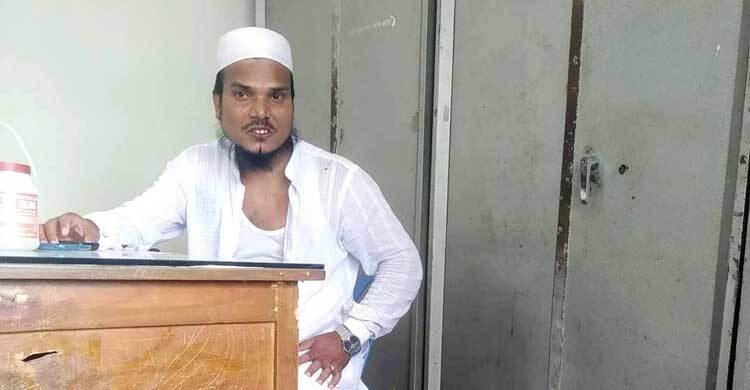 ইসলামী ফাউন্ডেশনের সন্ত্রাস-জঙ্গিবাদ দমন সভায় শিক্ষককে মারধর। বুধবার, ২৫ মে ২০২২