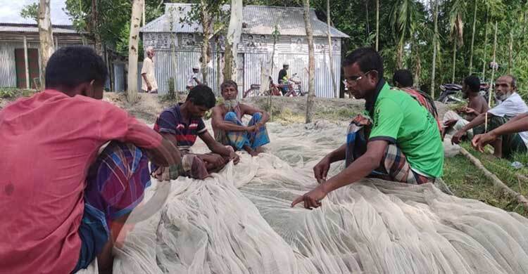 ‘বন্যায় কামাই একেবারে বন্ধ’। শনিবার, ২৫ জুন ২০২২