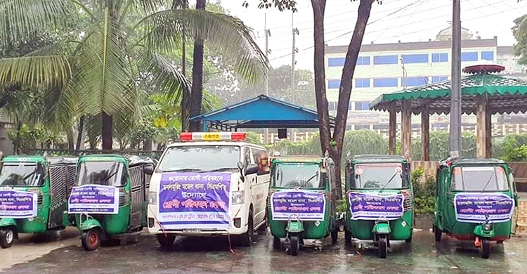 ডবলমুরিংয়ে পুলিশের বিনামূল্যে করোনা রোগী পরিবহন সেবা |