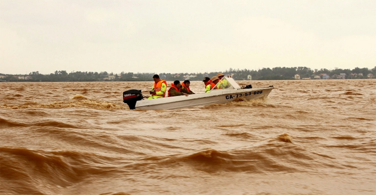 ভিয়েতনামে বন্যা ভূমিধসে মৃত ১০৫