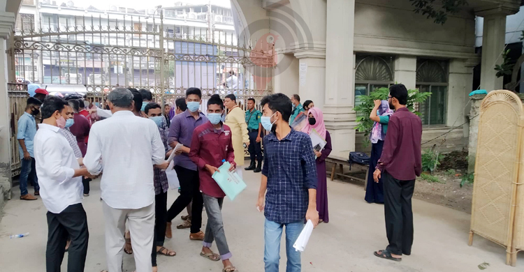 সাত কলেজের ভর্তি পরীক্ষায় ১৫ শতাংশ অনুপস্থিত